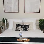 Apartment La